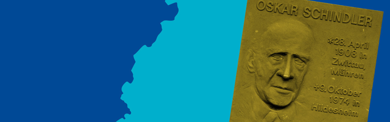 Oskar Schindler Gedenktafel, Urheber: Nelson Correia, https://commons.wikimedia.org/wiki/File:110505_Frankfurt_am_Main-gedenktafel-oskar-schindler_1-861x1610.jpg?uselang=de, ausgeschnitten von HLZ, CC BY-SA 3.0 Oskar Schindler Gedenktafel, Urheber: Nelson Correia, https://commons.wikimedia.org/wiki/File:110505_Frankfurt_am_Main-gedenktafel-oskar-schindler_1-861x1610.jpg?uselang=de, ausgeschnitten von HLZ, CC BY-SA 3.0